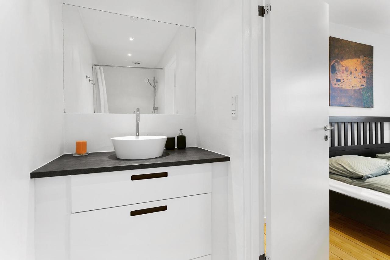 Aday - Apartment Suite Aalborg Center Экстерьер фото
