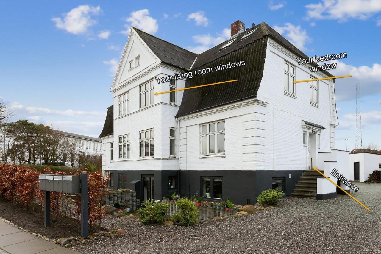 Aday - Apartment Suite Aalborg Center Экстерьер фото